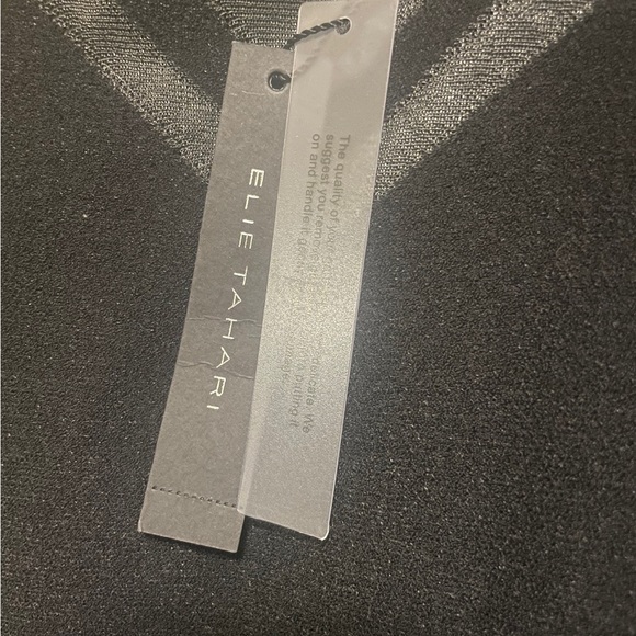 Elie Tahari
Saskia Illusion Sleeveless Dress NWT
retails $465 plus tax - Picture 6 of 9